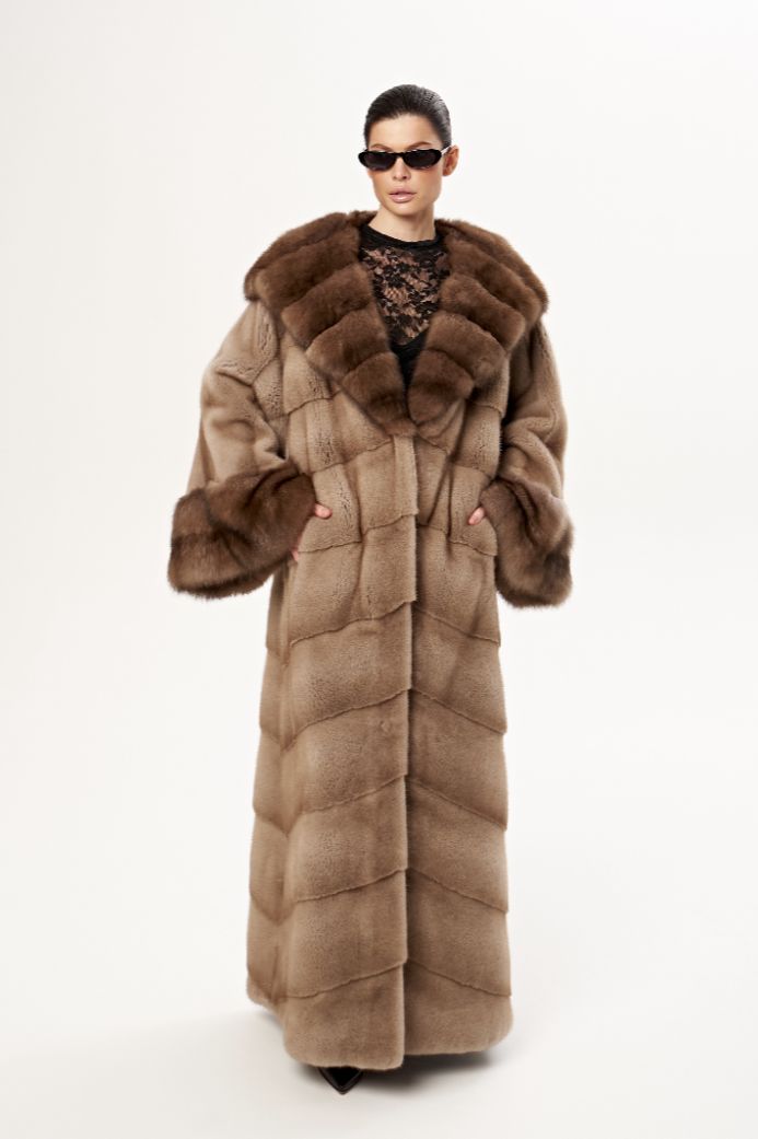 Норковая шуба с капюшоном из соболя 1070