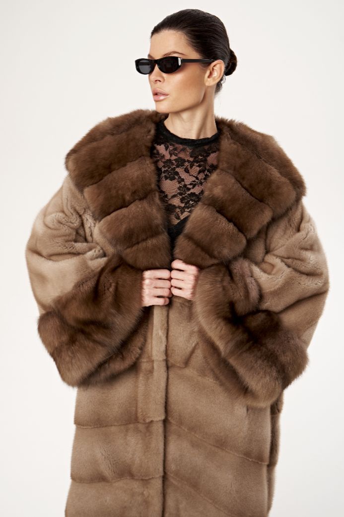 Норковая шуба с капюшоном из соболя 1070