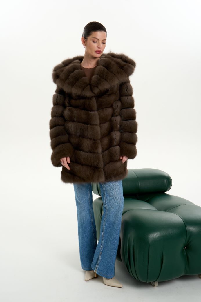 Шуба из куницы с капюшоном 1079