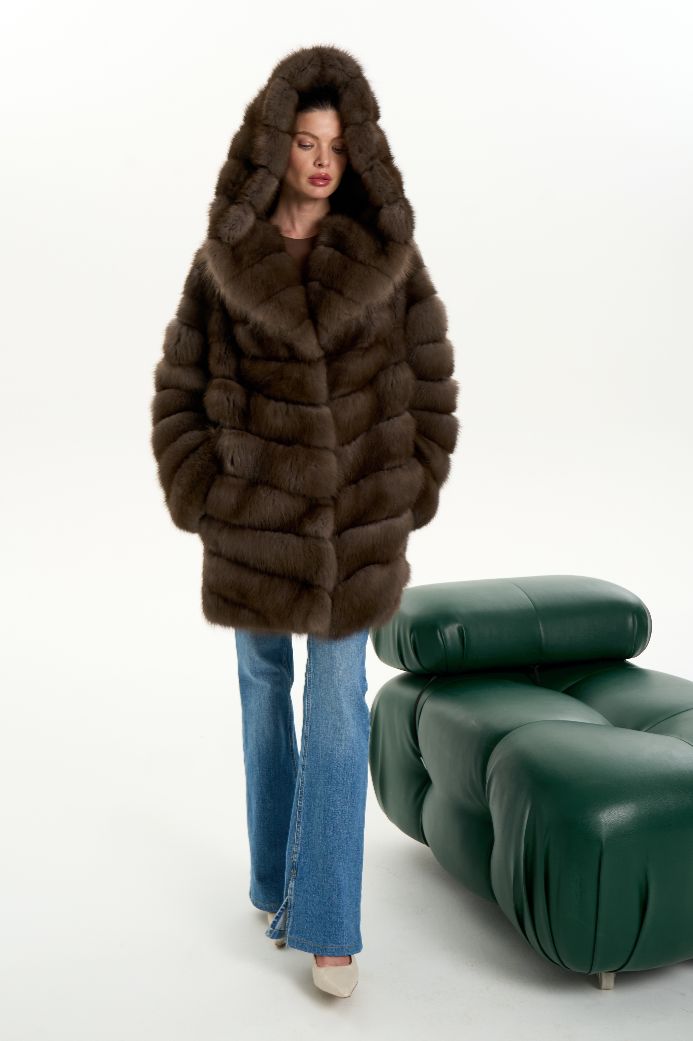 Шуба из куницы с капюшоном 1079