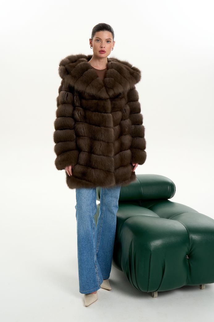 Шуба из куницы с капюшоном 1079