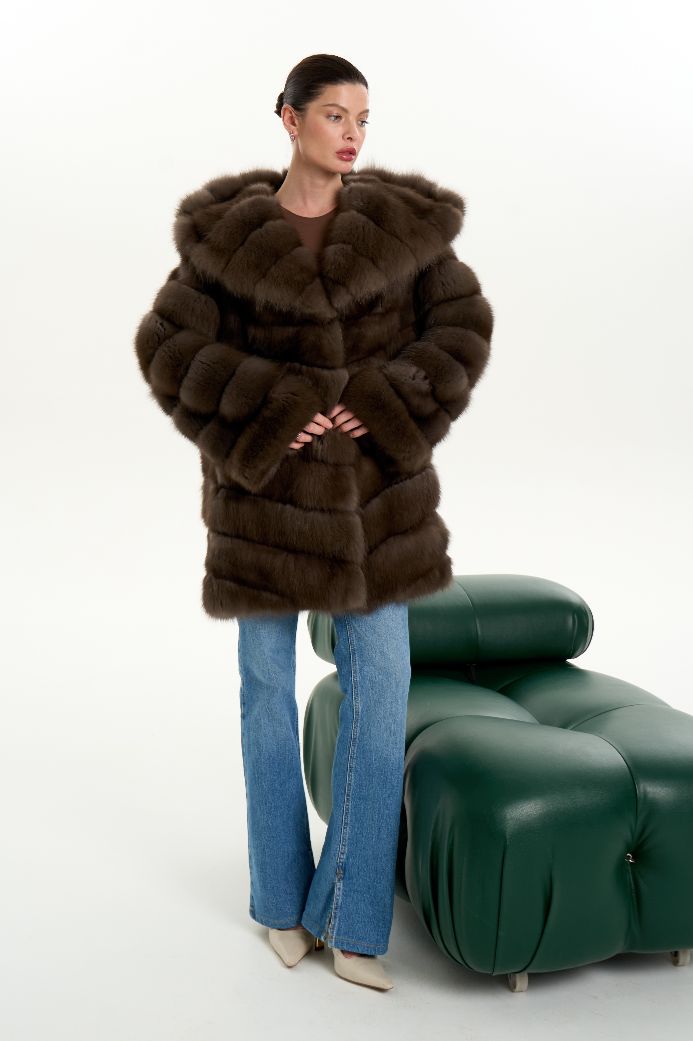 Шуба из куницы с капюшоном 1079