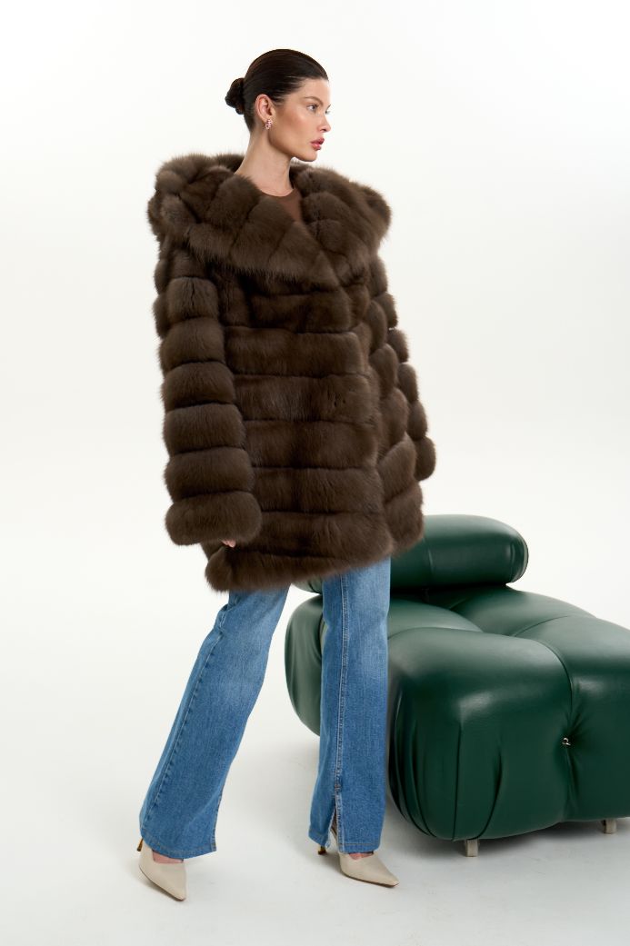 Шуба из куницы с капюшоном 1079