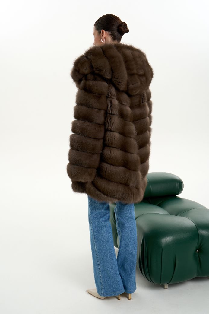 Шуба из куницы с капюшоном 1079