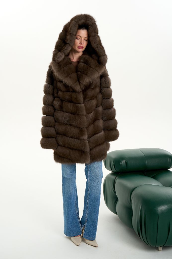 Шуба из куницы с капюшоном 1079