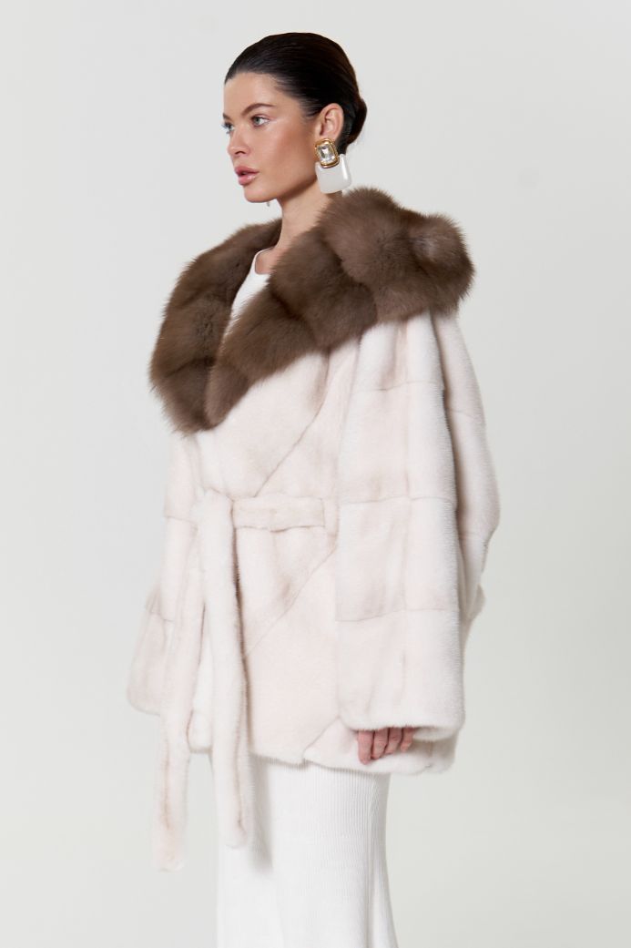 Норковая шуба с капюшоном из куницы 2011