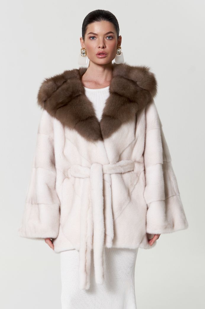 Норковая шуба с капюшоном из куницы 2011