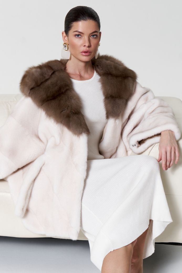 Норковая шуба с капюшоном из куницы 2011