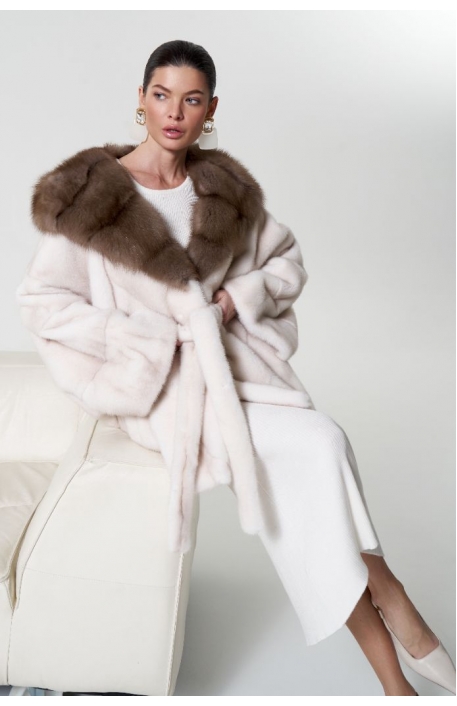 Норковая шуба с капюшоном из куницы 2011