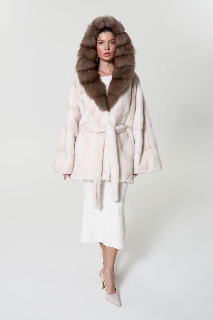 Норковая шуба с капюшоном из куницы 2011
