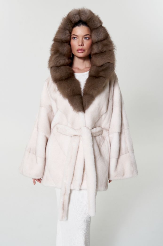 Норковая шуба с капюшоном из куницы 2011