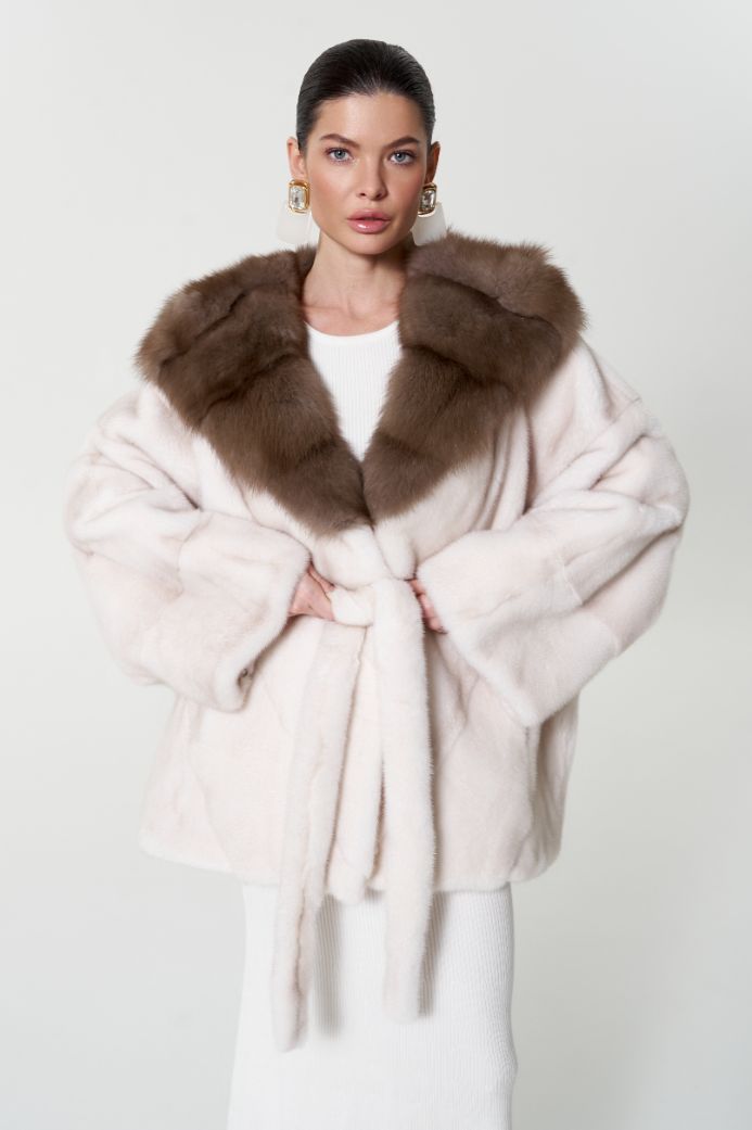 Норковая шуба с капюшоном из куницы 2011